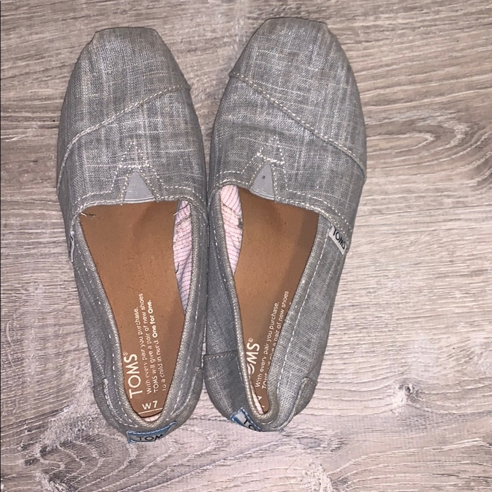 Grey/ white TOMS